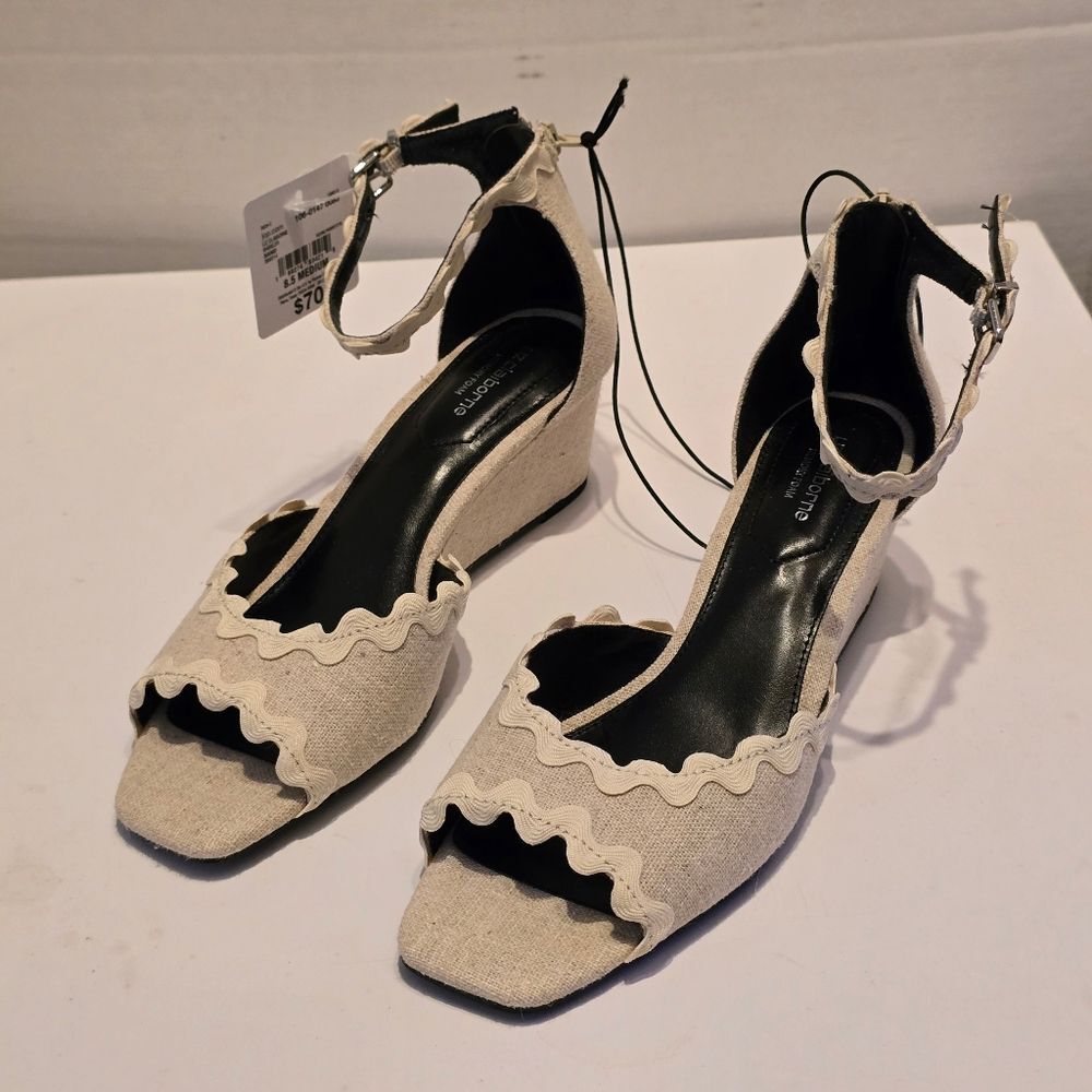 Liz Claiborne Tan Babbler Wedge Sandals Size 8.5